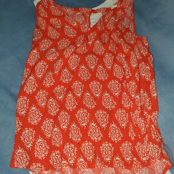 2 womans tank tops - Picture 3 of 7